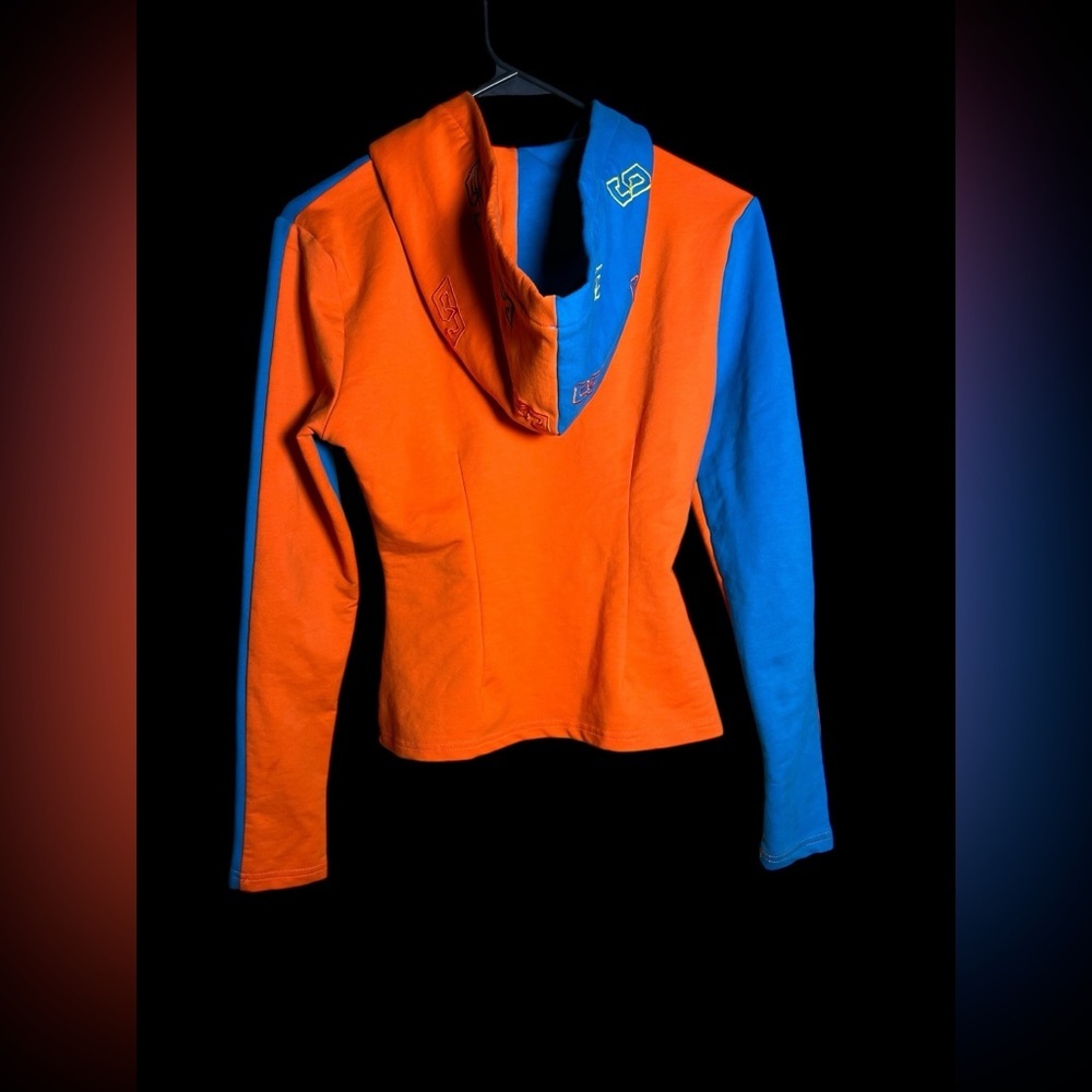 So Real | Gsuwoo Color Block Top in Orange/Blue/Yellow - Picture 2 of 15